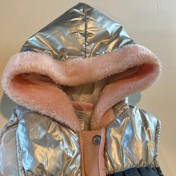 Little Lass toddler girl puffer vest size 4 - Picture 2 of 7